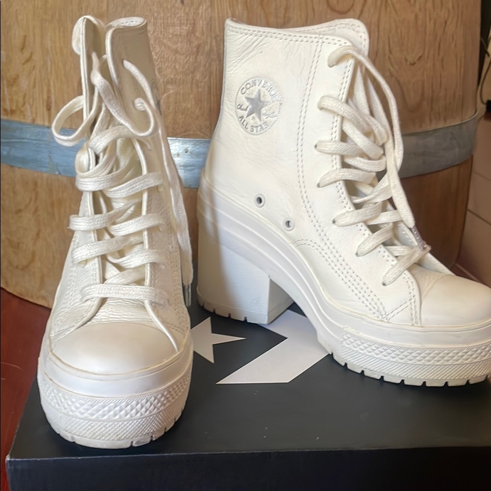 Converse Cream Chuck 70 De Luxe Heel size 6 women